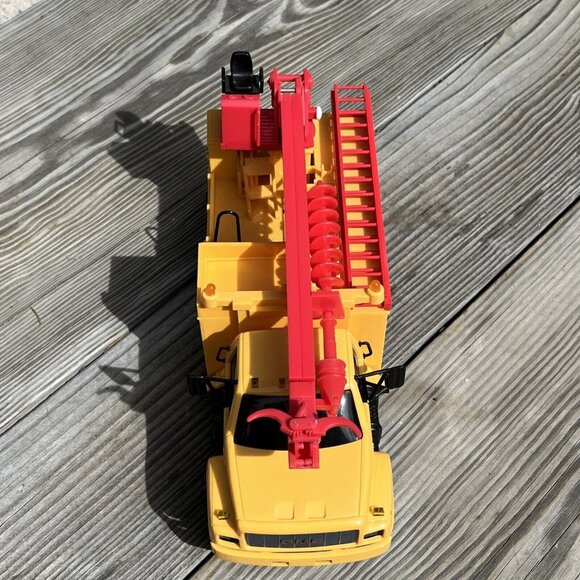 11" DG PRODUCTIONS -1996-2-1 Empire Pole Setter Truck Auger Digger Truck - Picture 11 of 16